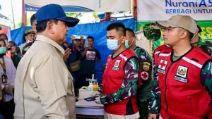 Presiden Prabowo Tinjau Posko Kesehatan Kodam I/Bukit Barisan di Tapanuli Selatan