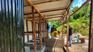 TNI Bangun MCK Darurat untuk Pengungsi Bencana di Tapanuli Selatan