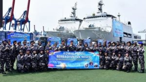 Bantuan Bright Gas Hingga Alat Kebersihan Diberangkatkan Kowal Gunakan KRI Surabaya-591 ke Sumatera