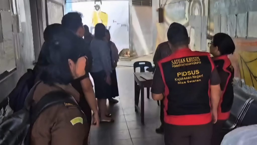 Kejari Nias Selatan Geledah Tiga Lokasi Terkait Dugaan Korupsi Dana BOS