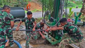 TNI Bangun Sumur Bor untuk Penuhi Kebutuhan Air Bersih Warga Terdampak Bencana di Aceh