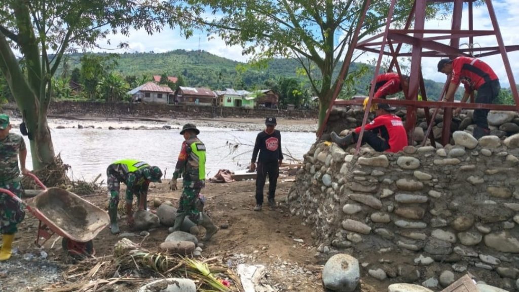 TNI dan Kemenhan Bangun Jembatan Gantung Percepat Pemulihan Pascabencana di Aceh