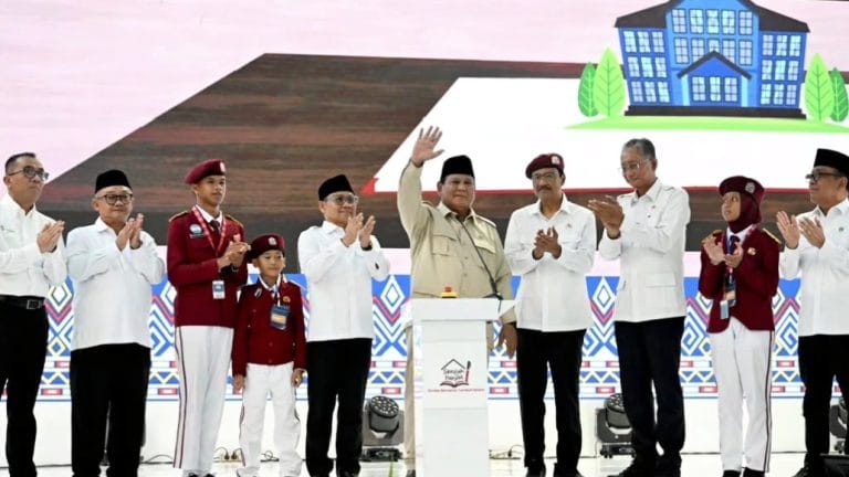 Presiden Prabowo Resmikan 166 Sekolah Rakyat di Seluruh Indonesia