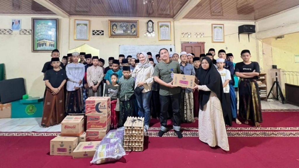 YBM BRI Bogor Pajajaran Salurkan Bantuan Kebutuhan Pokok untuk Santri Ponpes Manbaul Hisan