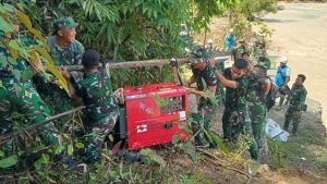 Tempuh Tiga Hari Lewati Medan Sulit, TNI dan PLN Pasang Genset di Desa Sikundo Aceh Barat