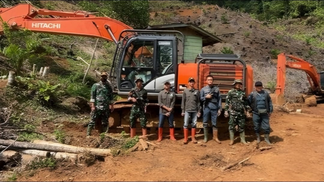 Gakkum Kehutanan Bersama Satgas Halilintar Tertibkan PETI di Hutan Solok Selatan, Empat Ekskavator Ditemukan