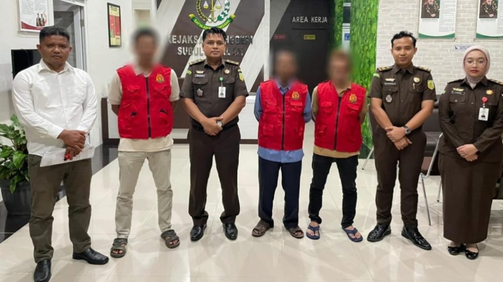 Kejari Subulussalam Tahan Tiga Komisioner Panitia Pengawas Terkait Korupsi Dana Hibah