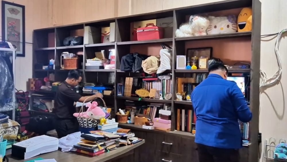 Kejari Geledah Rumah Mantan Bupati Kepahiang Terkait Dugaan Korupsi