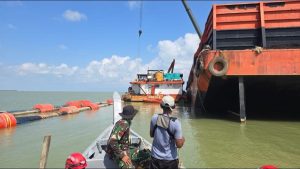 Satgas Kuala TNI Jhonlin Kerahkan Alat Berat, Pendangkalan Muara Kuala Penaga Diatasi Bertahap
