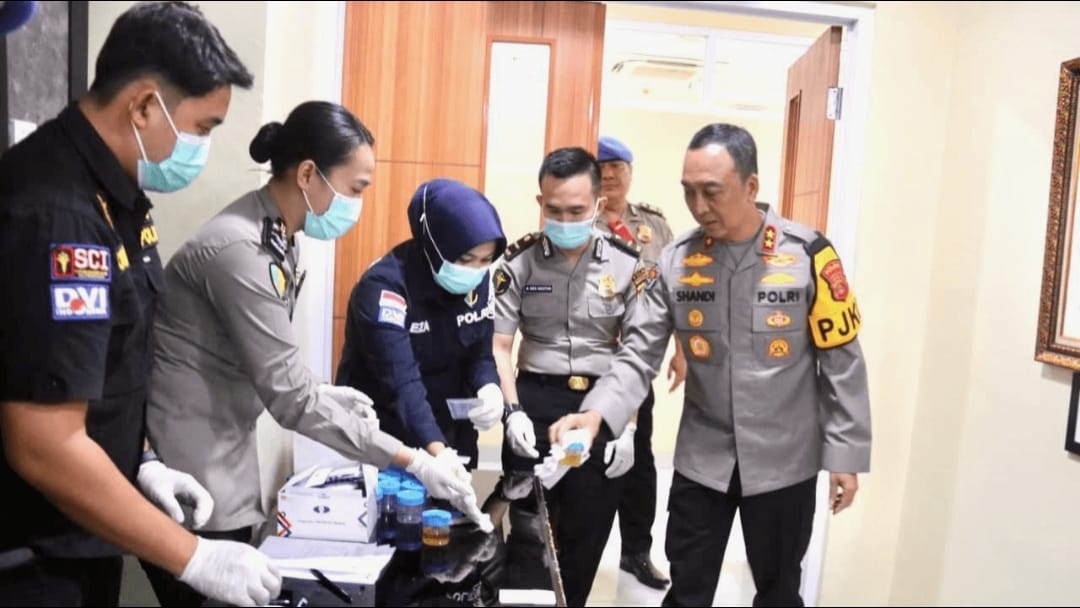 Kapolda Sumsel Pimpin Langsung Tes Urine, Tegaskan Zero Tolerance Narkoba