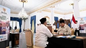 Presiden Prabowo Serahkan Zakat ke Baznas di Istana Negara