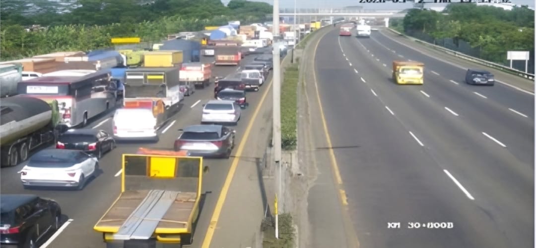 Korlantas Terapkan One Way Sepenggal di Tol Trans Jawa