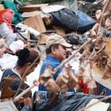 Presiden Prabowo Instruksikan Hunian Layak bagi Warga Pinggir Rel di Senen