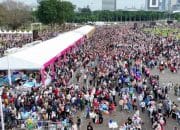 Bazar Rakyat di Monas Diserbu Warga, 100 Ribu Kupon Belanja dan Ratusan Ribu Makanan Gratis Dibagikan
