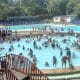 Harga Rp15 Ribu, Kolam Renang di Bogor Diserbu Pengunjung di Akhir Libur Lebaran