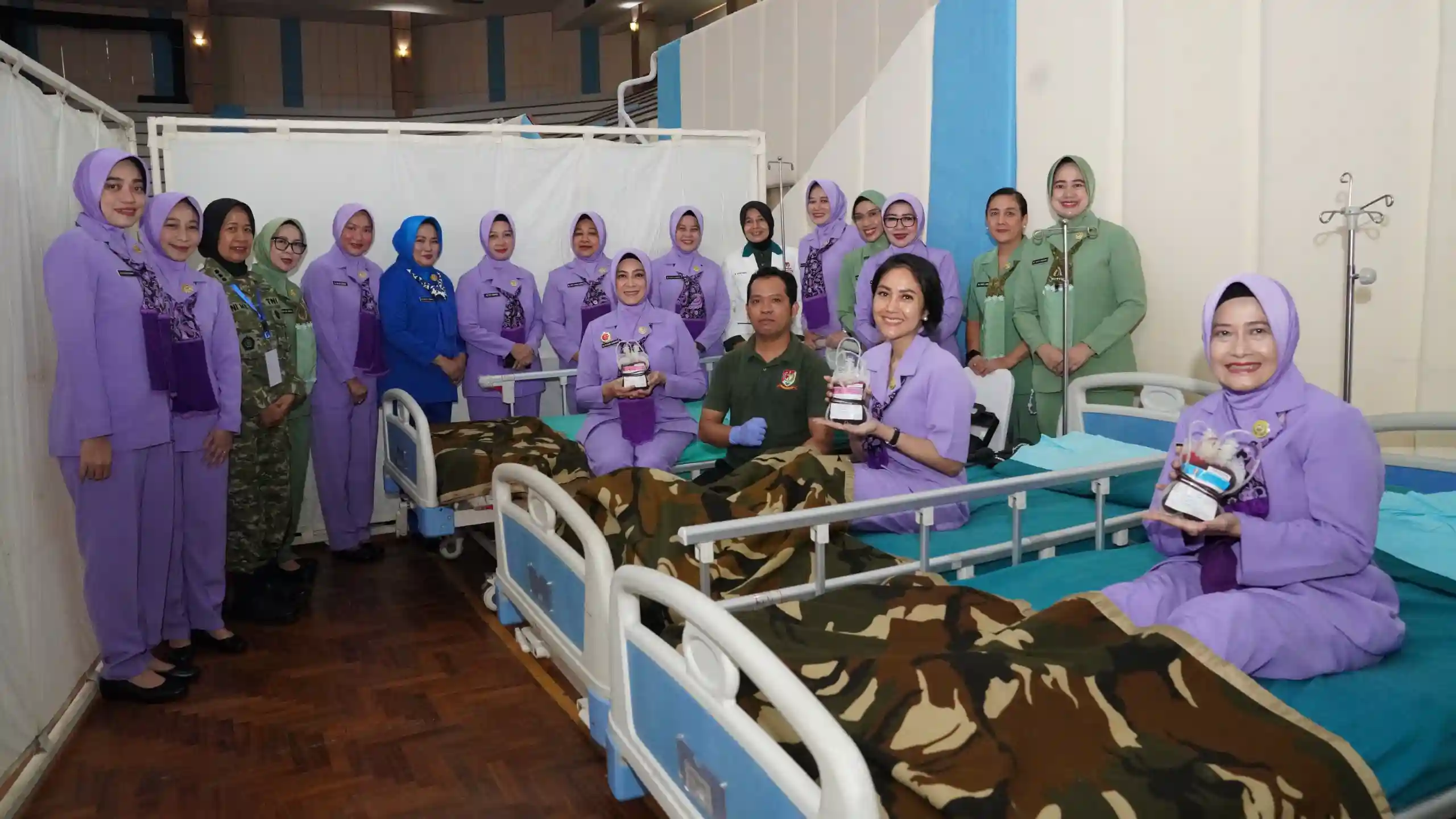 Wanita TNI dan Dharma Pertiwi Gelar Donor Darah Serentak, Raih Rekor MURI