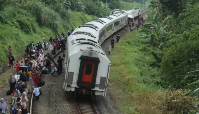 KA Bangunkarta Anjlok, KAI Lakukan Rekayasa Perjalanan dan Siapkan Bus