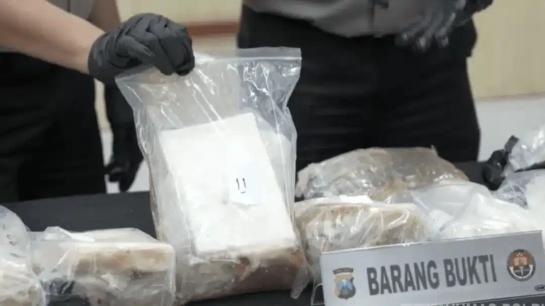 22 Kg Kokain Terdampar di Pantai Gili Genting, Polisi Selidiki Jalur Penyelundupan