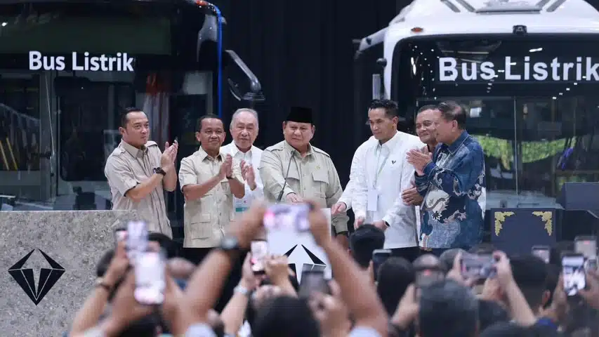 Presiden Prabowo Resmikan Pabrik Perakitan Kendaraan Listrik VKTR di Magelang