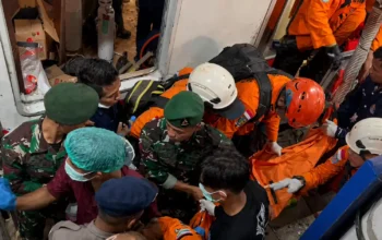 Hari Kedua Evakuasi, 15 Korban Meninggal Dujia dalam Insiden KA Argo Bromo vs KRL di Bekasi