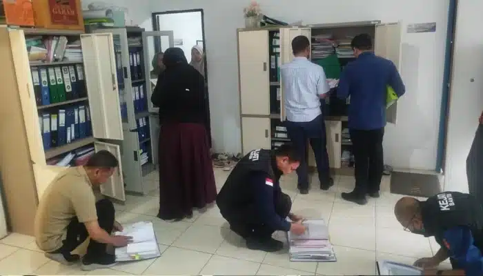Kejati Banten Geledah BUMD PT ABM, 90 Bundel Dokumen Diamankan