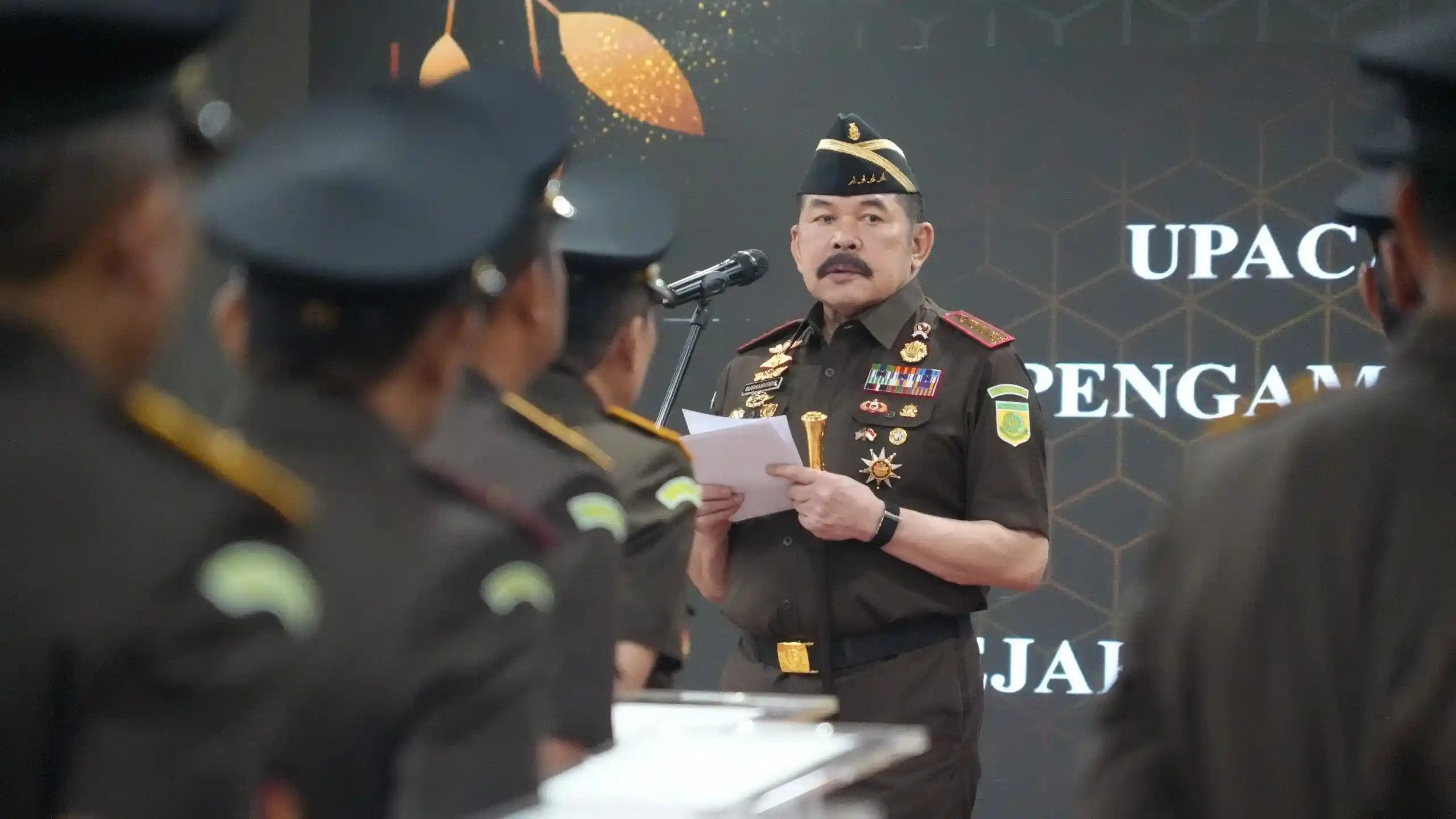 Lantik 14 Kajati dan 17 Pejabat Eselon II, Jaksa Agung Ingatkan Tak Ada Ampun Bagi Pelanggar
