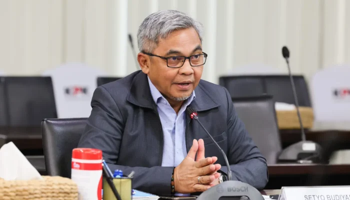 Status Tahanan Rumah Yaqut Disoal, MAKI Minta Dewas Periksa Ponsel Pimpinan KPK