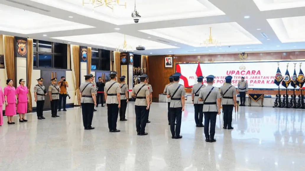 Kapolri Lantik Kalemdiklat Polri dan Tiga Kapolda Baru di Mabes Polri