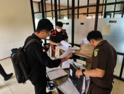 Kejari HSU Geledah Kantor BPBD dan Rumah ASN, Usut Dugaan Korupsi Masker Covid-19