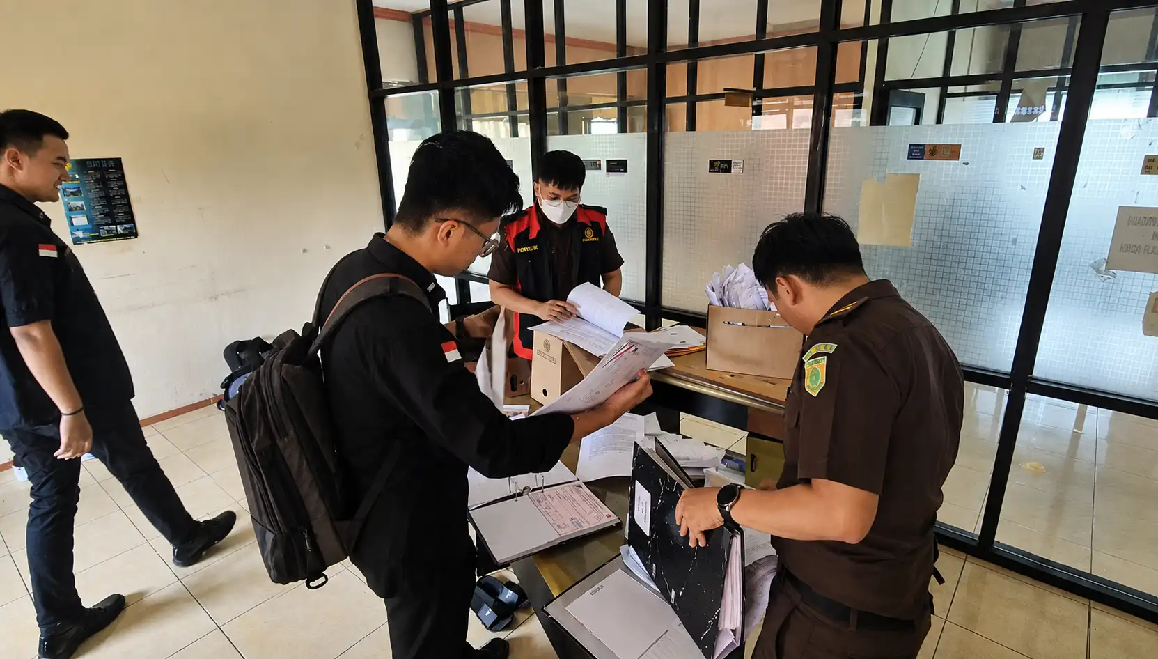 Kejari HSU Geledah Kantor BPBD dan Rumah ASN, Usut Dugaan Korupsi Masker Covid-19