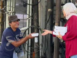 Peduli Sesama, BRI Bogor Pajajaran Bagikan Paket Makanan untuk Warga