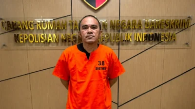 Penampakan AKP Deky Jonathan Sasiang Kenakan Baju Oranye di Rutan Bareskrim, Terseret Kasus TPPU Narkotika