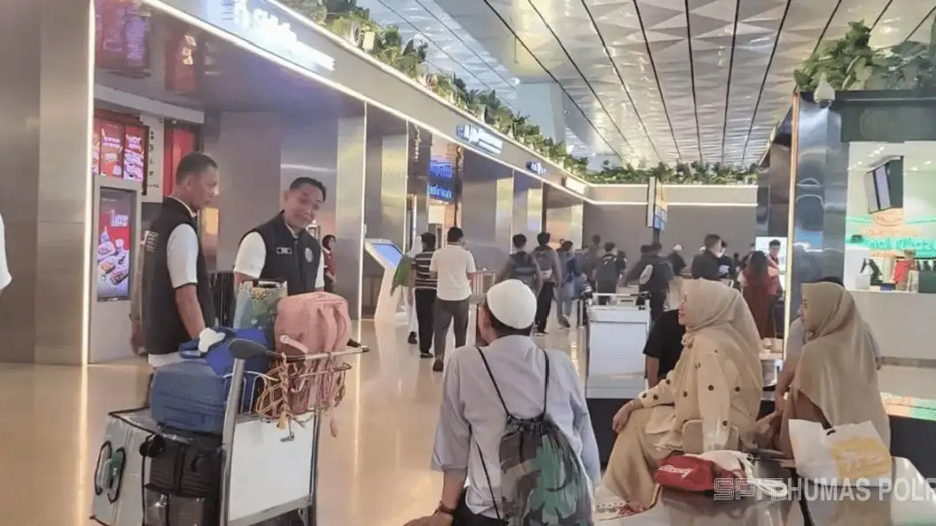 Polisi Gagalkan Keberangkatan 51 Calon Jemaah Haji Nonprosedural di Bandara Soetta
