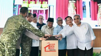 Presiden Prabowo Resmikan Operasional 1.061 Koperasi Merah Putih di Jatim dan Jateng