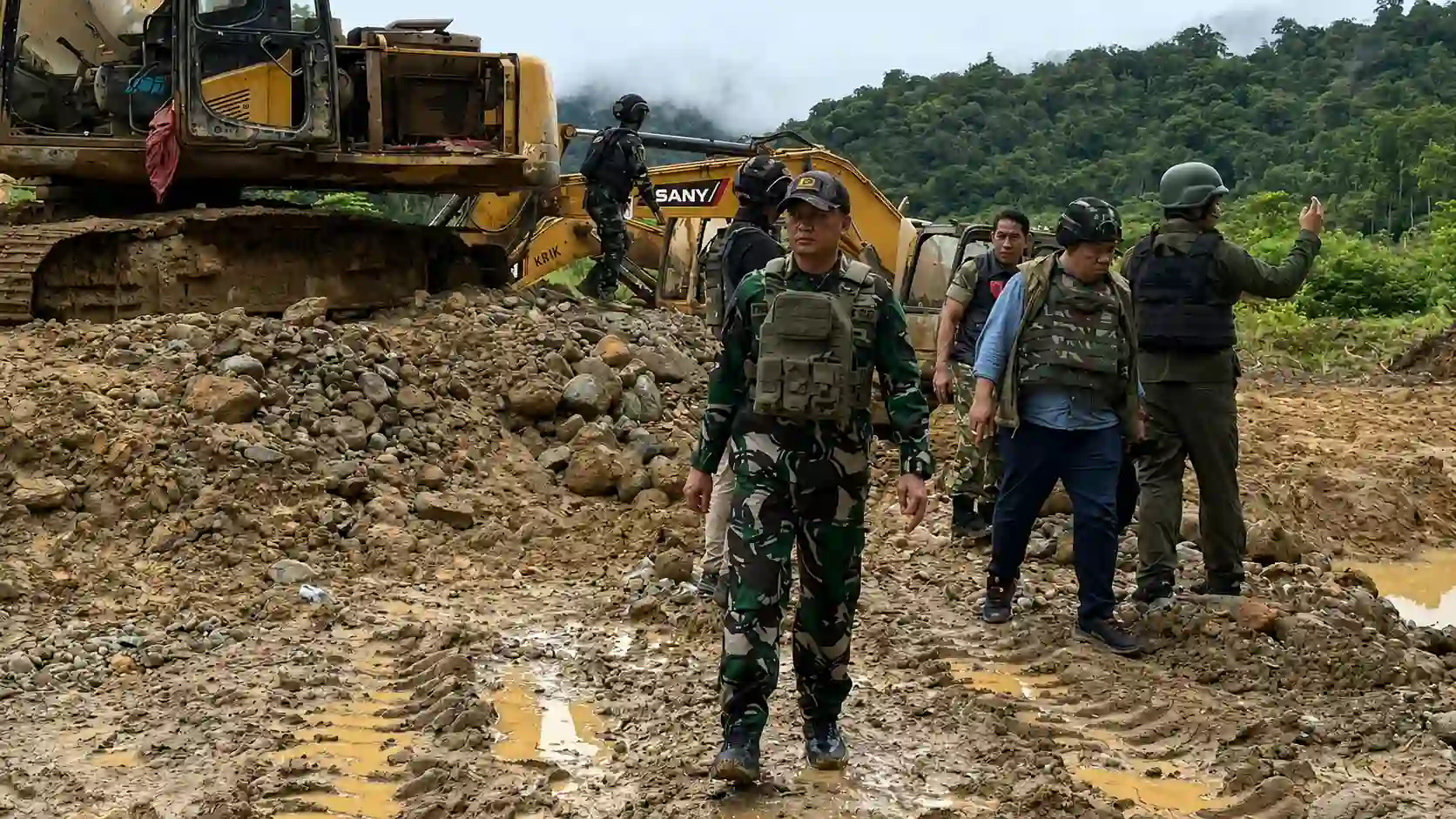Satgas PKH Tertibkan Tambang Emas Ilegal di Nabire, 10 Alat Berat Diamankan