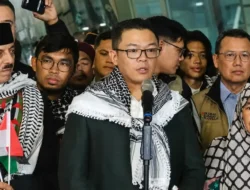 Sempat Ditahan Israel, 9 Aktivis Kemanusiaan Indonesia Tiba di Tanah Air Disambut Menlu Sugiono