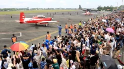 Jupiter Aerobatic Team Disambut Meriah, Ribuan Warga Padati Open Base Lanud Sjamsudin Noor