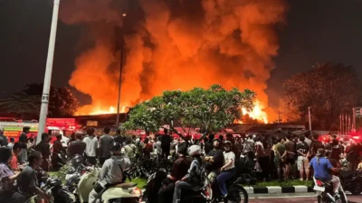 Kebakaran Hebat di Kemayoran Hanguskan 250 Bangunan, Ratusan Warga Mengungsi