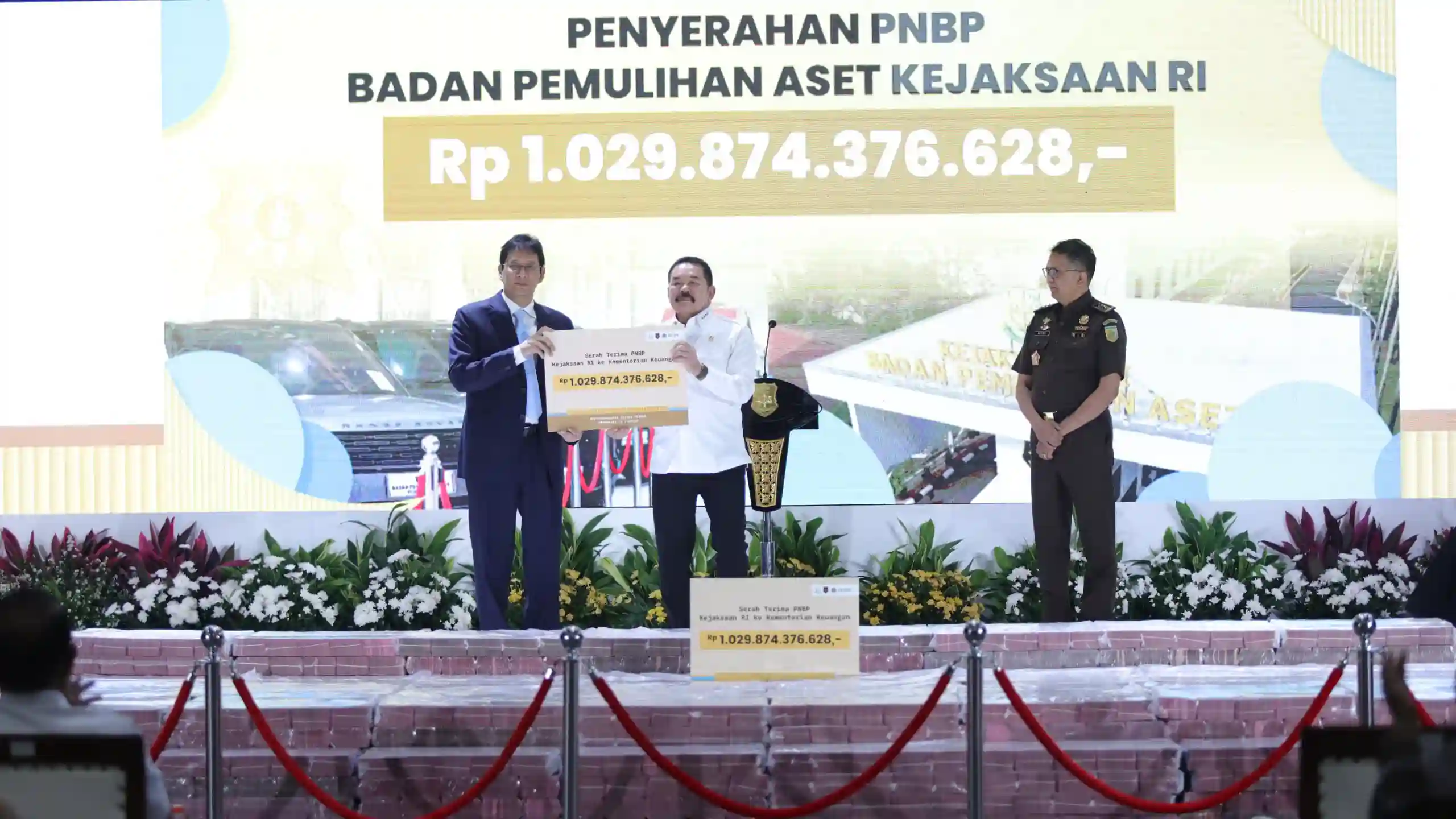 Kejagung Serahkan PNBP Rp1,029 Triliun ke Kemenkeu, Termasuk Aset Eddy Tansil Rp51,68 Miliar