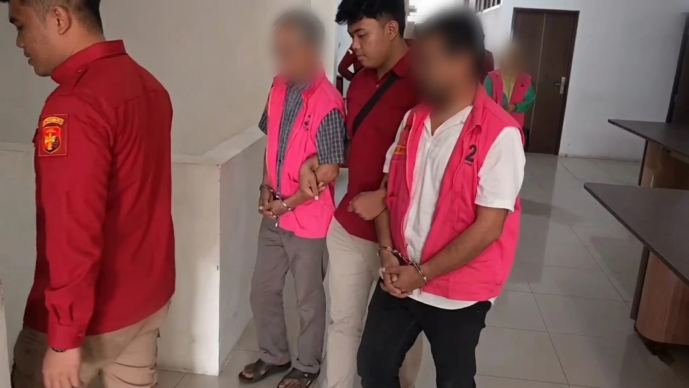 Kejari Lombok Tengah Tetapkan dan Tahan 4 Tersangka Korupsi Pengadaan Truk DLH