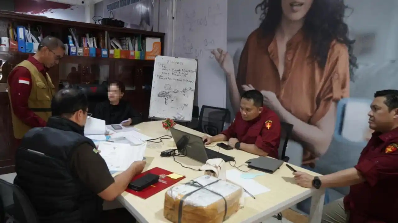 Kejati Sulsel Geledah Kantor Penyedia Proyek Perpustakaan Digital, Sejumlah Dokumen Disita