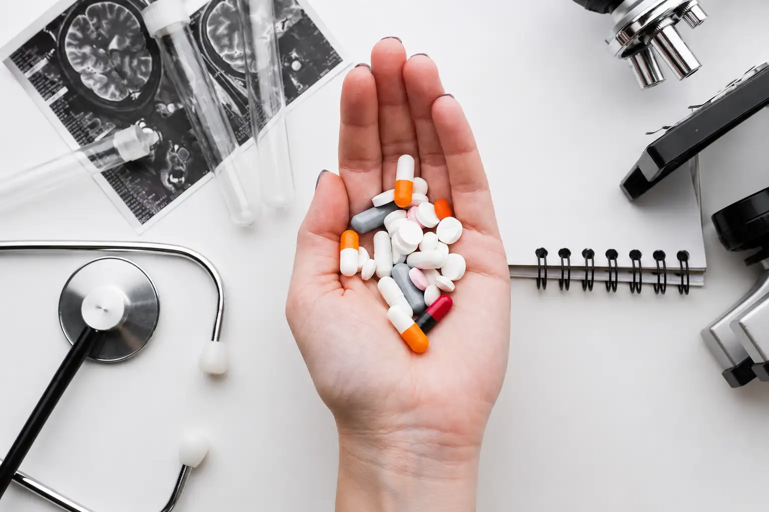 Kemenkes Pastikan Harga Obat JKN Tetap Stabil Meski Kurs Dolar Berfluktuasi