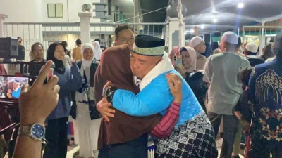 Pemulangan Jemaah Haji Debarkasi Jakarta Dimulai, Kloter Pertama Tiba Lebih Cepat