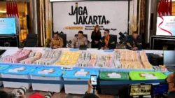 Beberkan Hasil Penggeledahan, Polri Amankan 74 Kg Emas, Valuta Asing Hingga Bingkai Foto