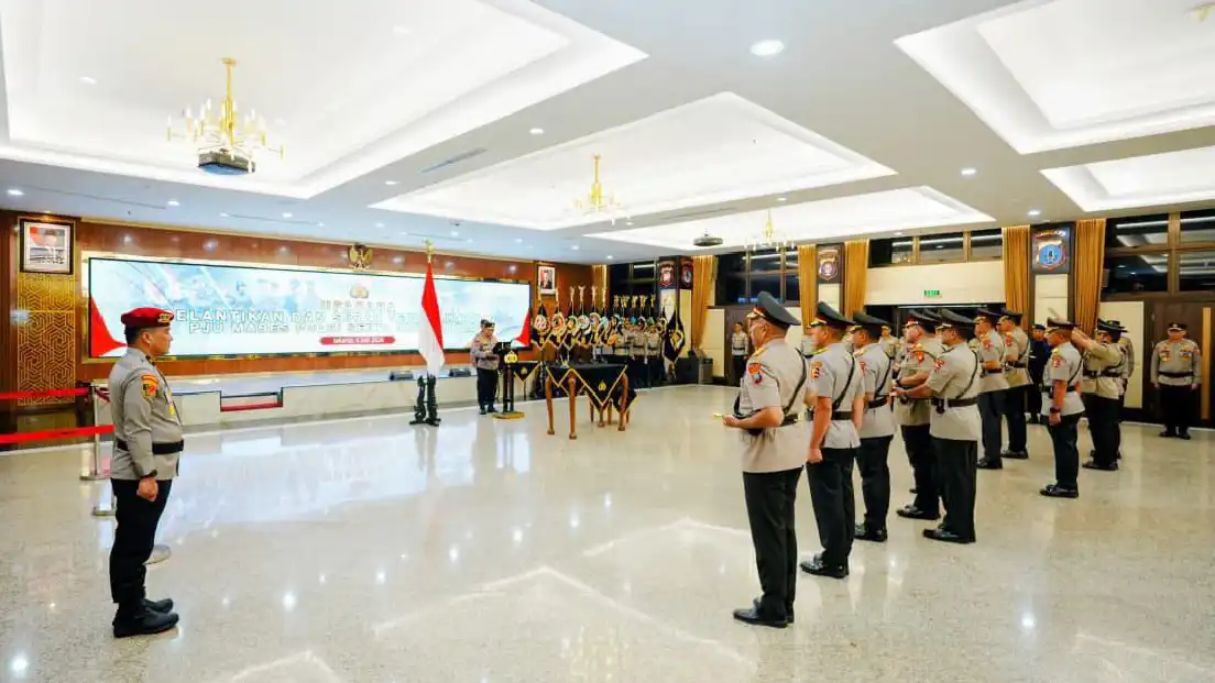 Kapolri Pimpin Sertijab Enam Kapolda di Mabes Polri