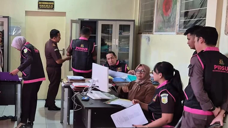 Kejari Ternate Geledah Kantor Dinas Koperasi dan UKM Terkait Dugaan Korupsi Anggaran UMKM