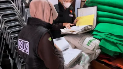 Kejari Tulungagung Geledah Kantor Kelurahan Kepatihan, Sita Dokumen Dugaan Korupsi Pengadaan Tanah