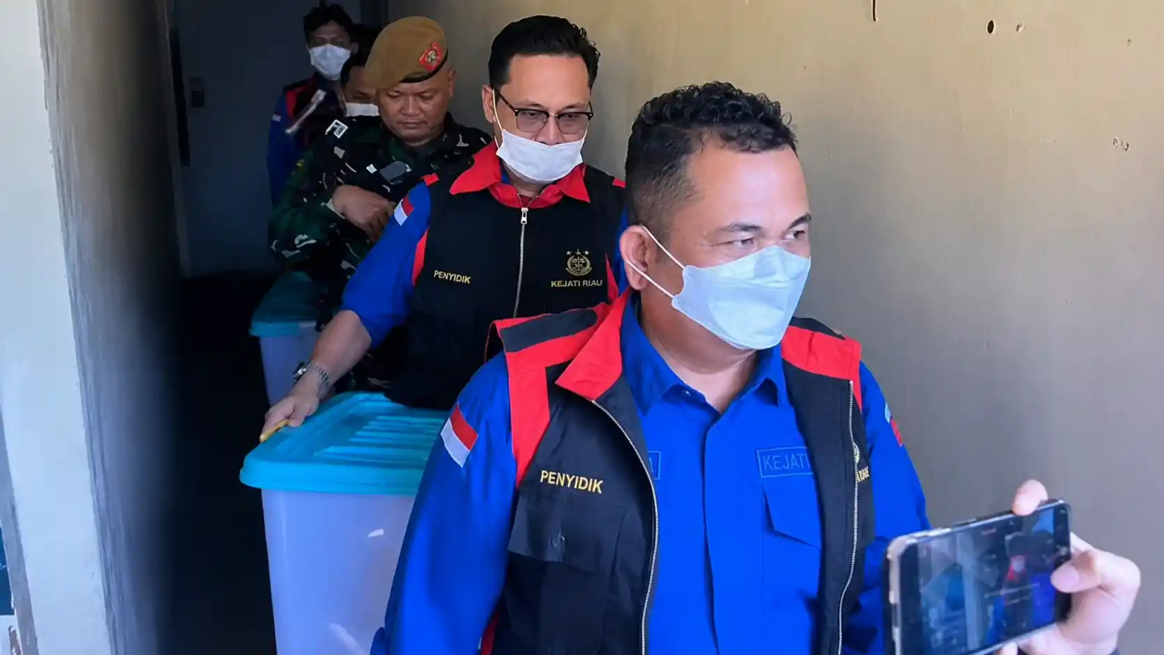 Kejati Riau Geledah Kantor Disdik Riau, Selidiki Dugaan Korupsi Pengadaan Smart Board