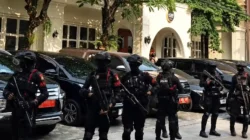 Kortastipidkor Polri Geledah Restoran dan Money Changer di Cipete, Belasan Brimob Amankan Lokasi