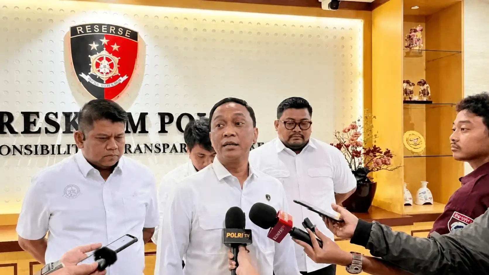 Bareskrim Tetapkan Basri Lewaimang sebagai DPO, Edarkan 40 Ribu Ekstasi per Bulan